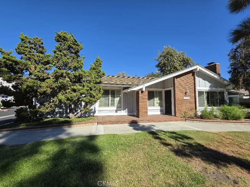 3709 S Sea Cliff, Santa Ana, CA 92704