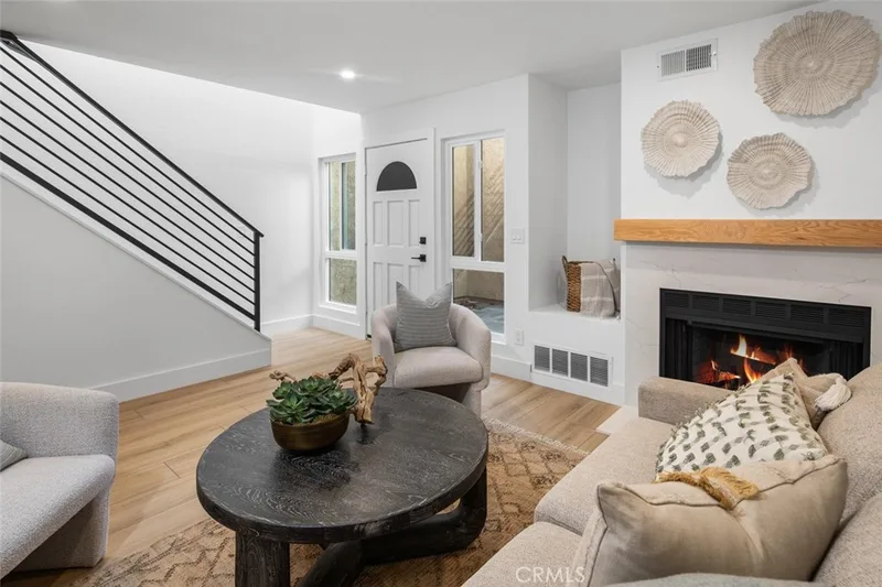 3905 W Hazard B-22, Santa Ana, CA 92703