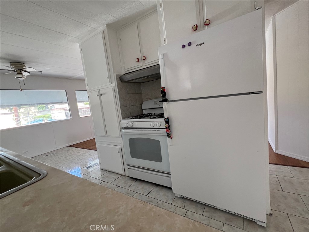 3929 W 5 TH Street 4, Santa Ana CA 92703 - photo 5