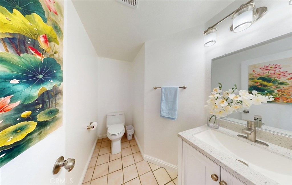 Guest Half bath - 400 North Lisabeth, Santa Ana CA 92703 - photo 6