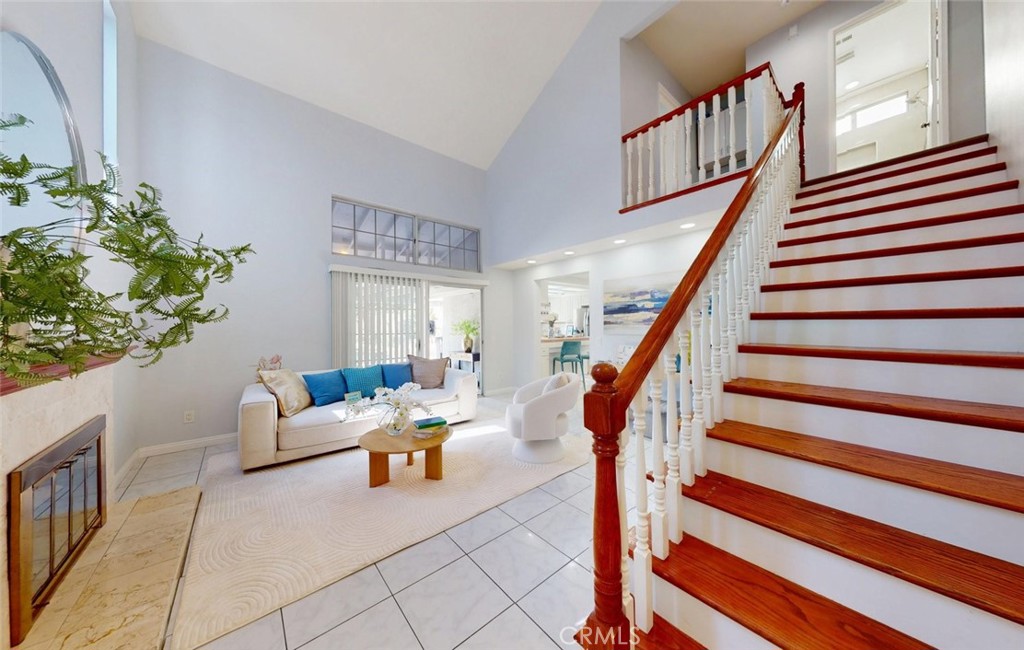 Living room with natural light - 400 North Lisabeth, Santa Ana CA 92703 - photo 7