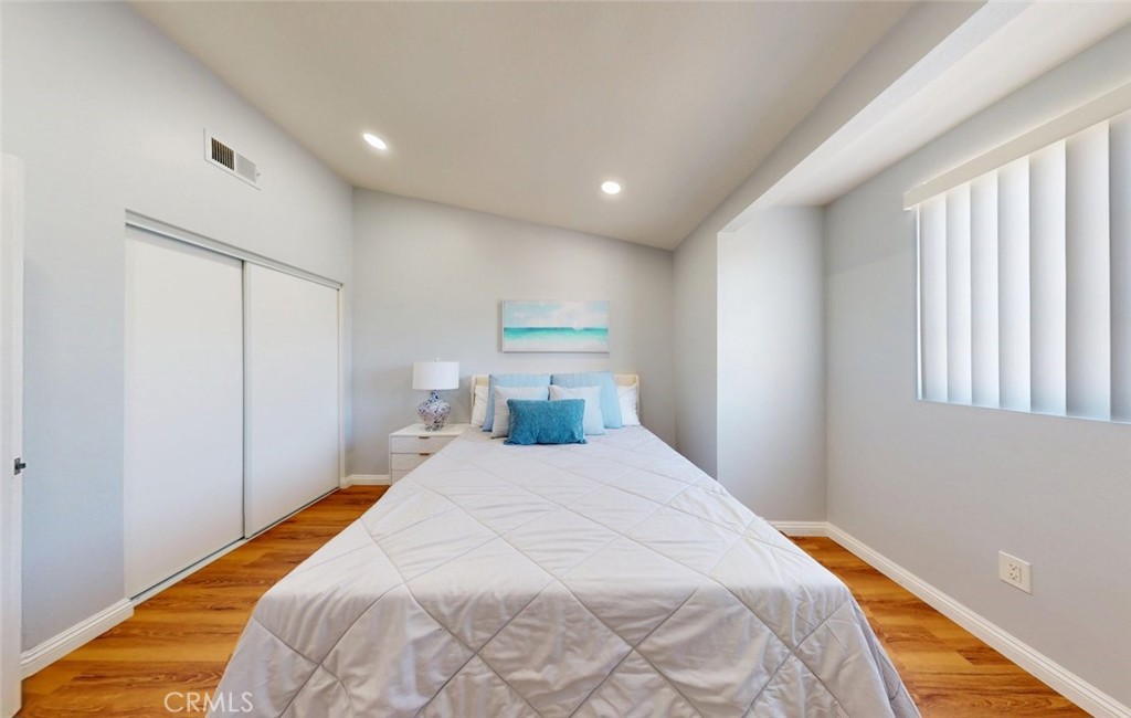 Third bedroom with high ceiling - 400 North Lisabeth, Santa Ana CA 92703 - photo 22