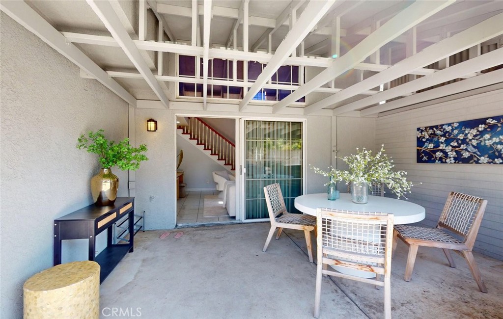 Covered patio with indoor-outdoor connection - 400 North Lisabeth, Santa Ana CA 92703 - photo 27