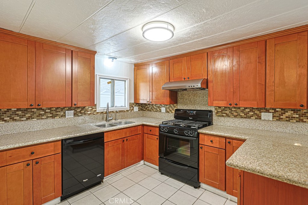 4080 W 1st St 127, Santa Ana CA 92703 - photo 19