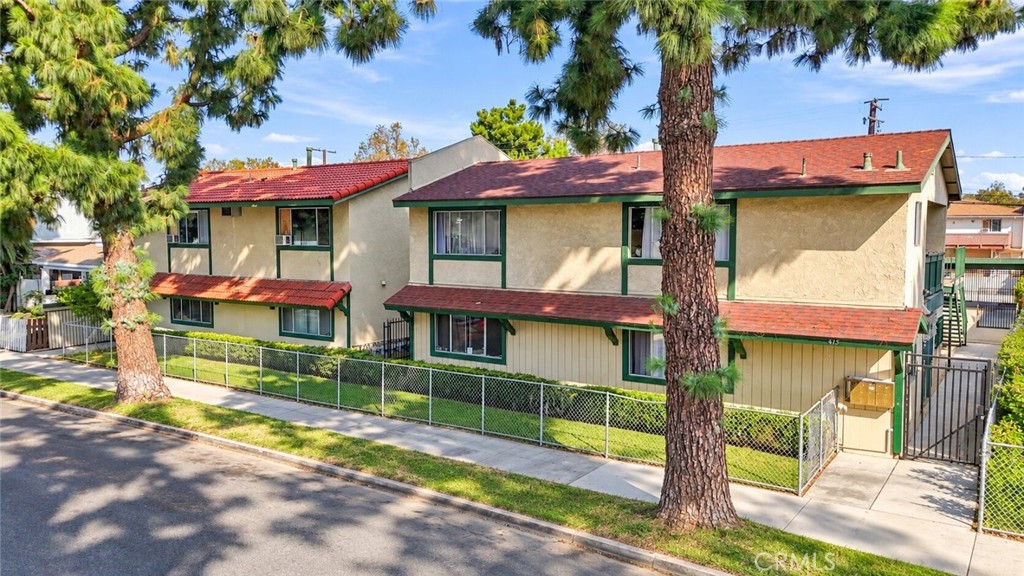 409 E Pine Street, Santa Ana CA 92701 - photo 4