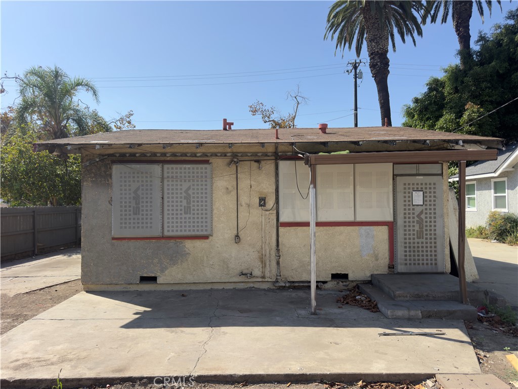 Rear view - 409 S Flower, Santa Ana CA 92703 - photo 4