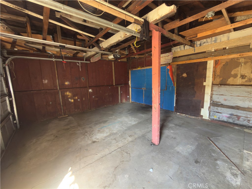 garage - 409 S Flower, Santa Ana CA 92703 - photo 6