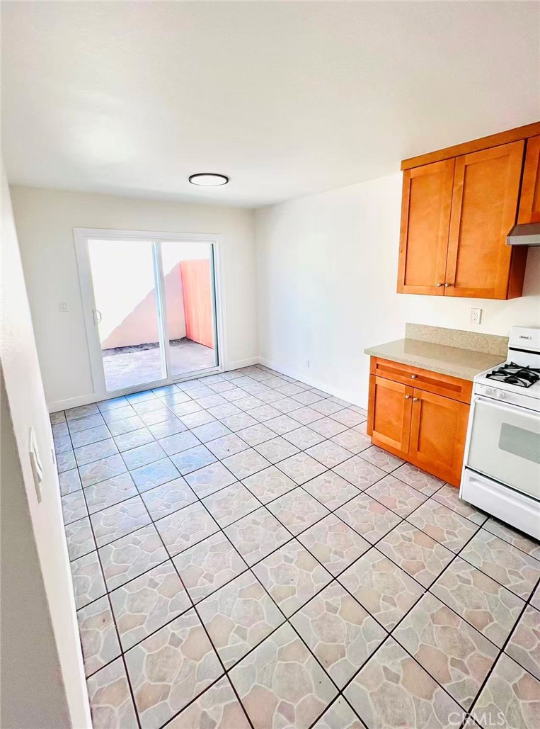 4109 W 5th J3, Santa Ana CA 92703 - photo 6
