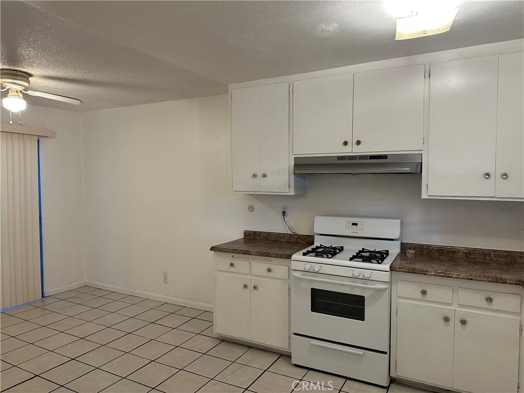 4109 W 5th F3, Santa Ana CA 92703 - photo 4