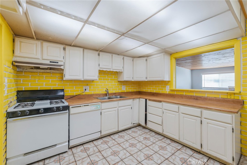 4202 W Fay Circle, Santa Ana CA 92703 - photo 6
