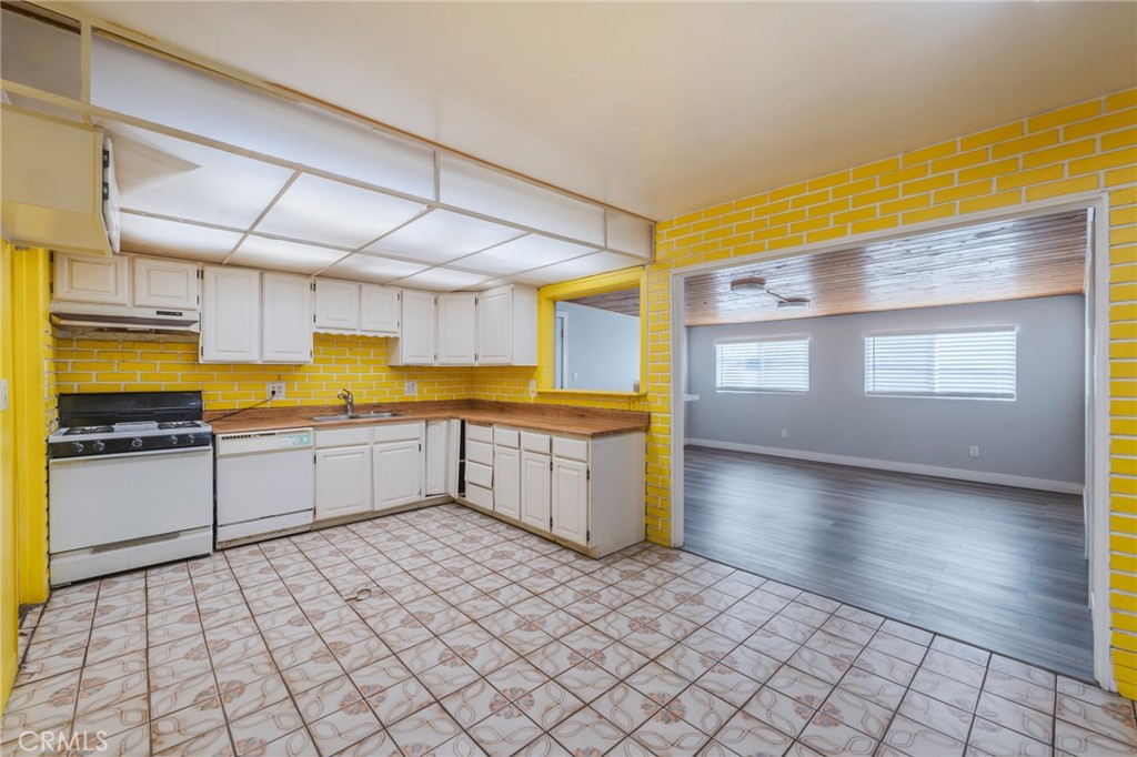 4202 W Fay Circle, Santa Ana CA 92703 - photo 7