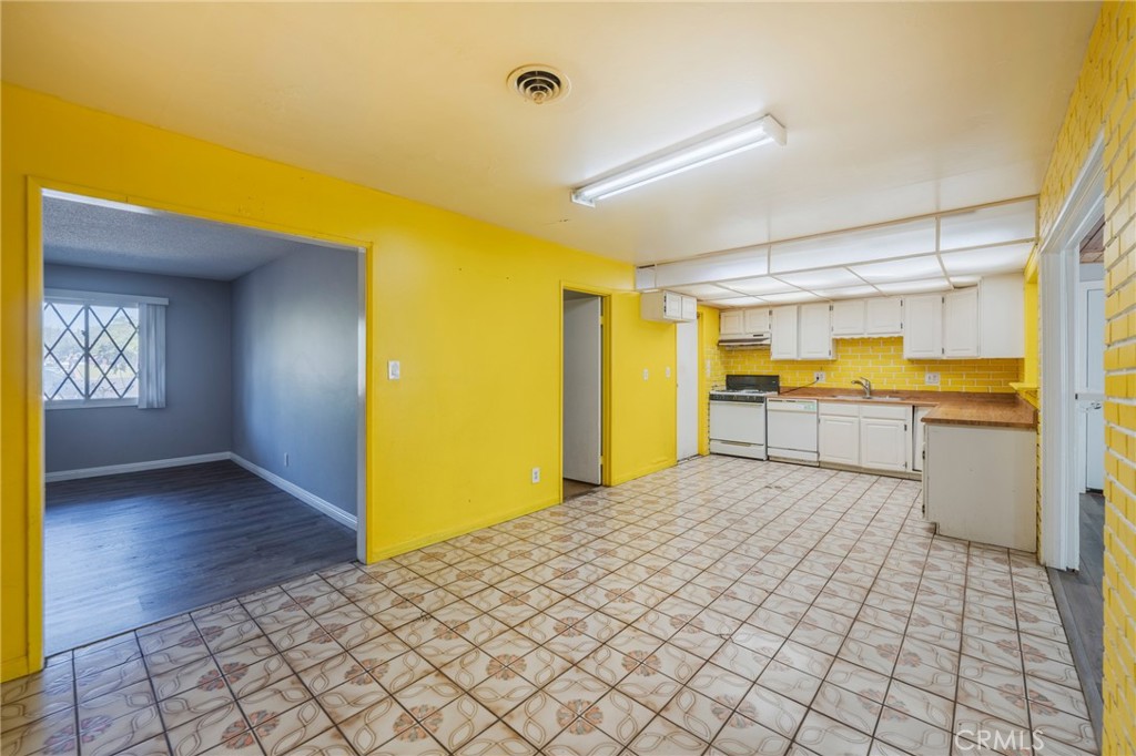 4202 W Fay Circle, Santa Ana CA 92703 - photo 8
