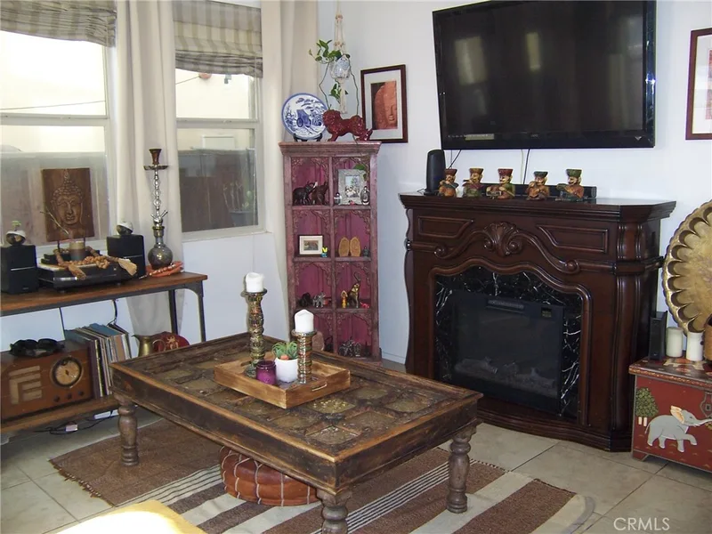 4272 5th Street W, Santa Ana