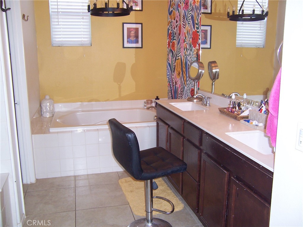 MASTER BATH - 4272 5th Street W, Santa Ana CA 92703 - photo 12