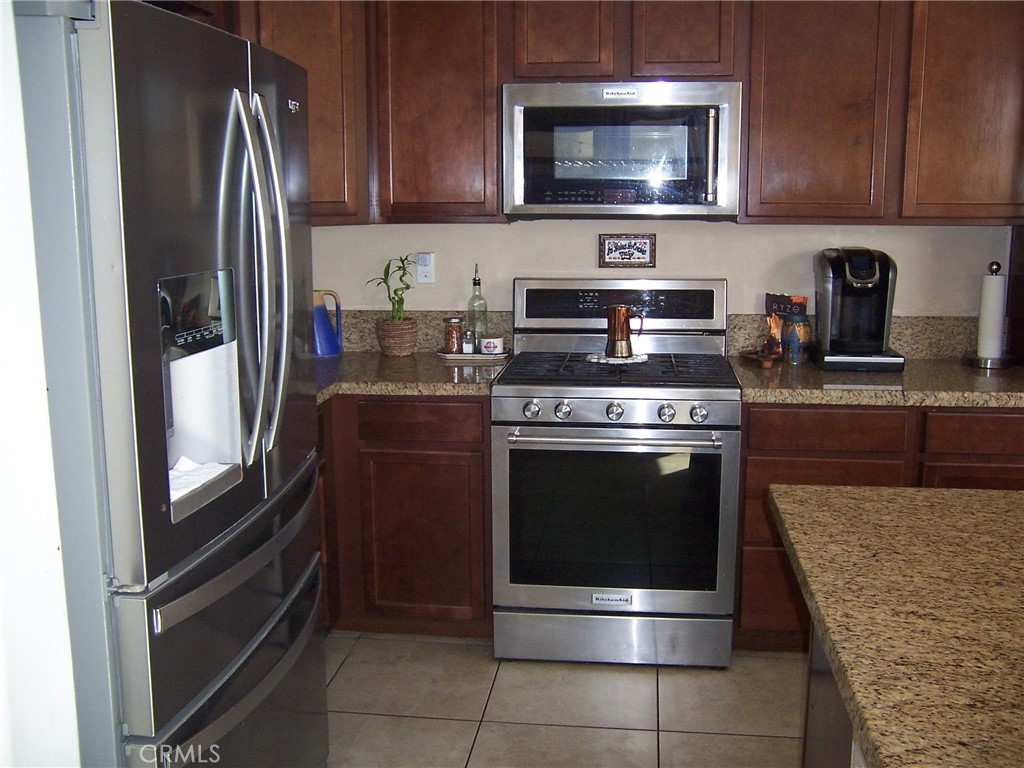 KITCHEN - 4272 5th Street W, Santa Ana CA 92703 - photo 32