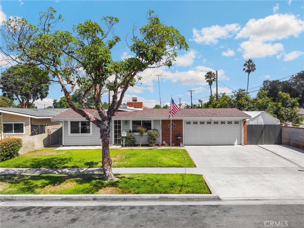 Welcome Home! - 4309 W Kent, Santa Ana CA 92704 - photo 1