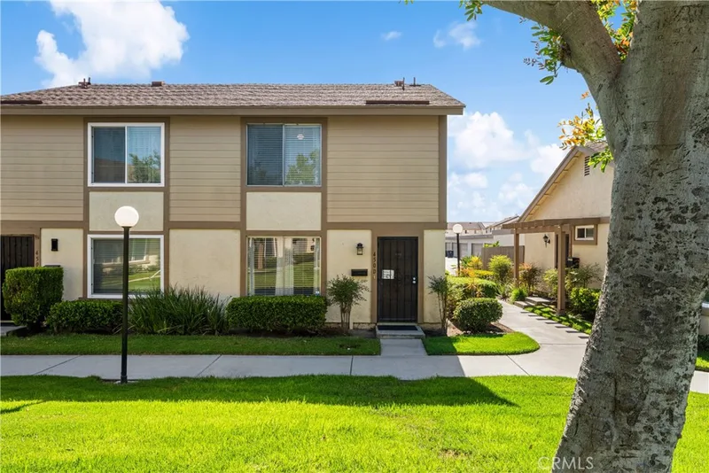 450 Carriage D, Santa Ana, CA 92707