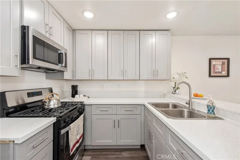 450 E 4th 416, Santa Ana