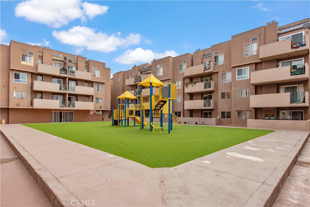 450 E 4th 416, Santa Ana CA 92701 - photo 18