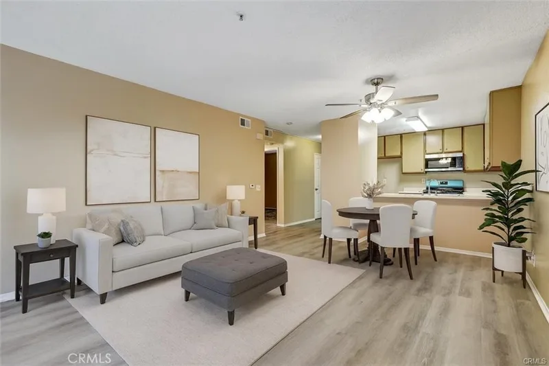 450 E 4th Street 334, Santa Ana