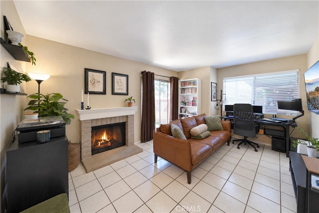 Living Room view 1 - 4572 W 5th Street, Santa Ana CA 92703 - photo 3