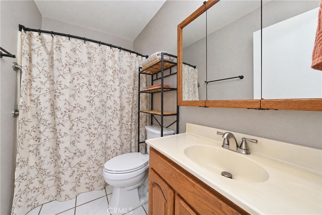 Full Bath - 4572 W 5th Street, Santa Ana CA 92703 - photo 12