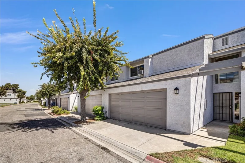 4828 W 5th E, Santa Ana