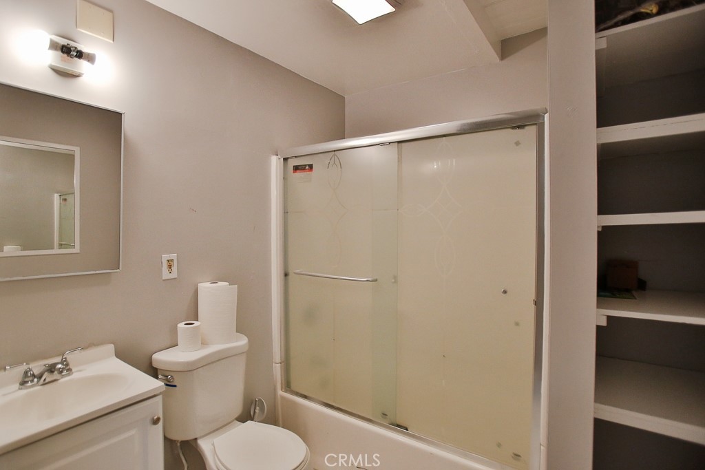 504 - BATHROOM - 502 W 17th Street, Santa Ana CA 92706 - photo 7