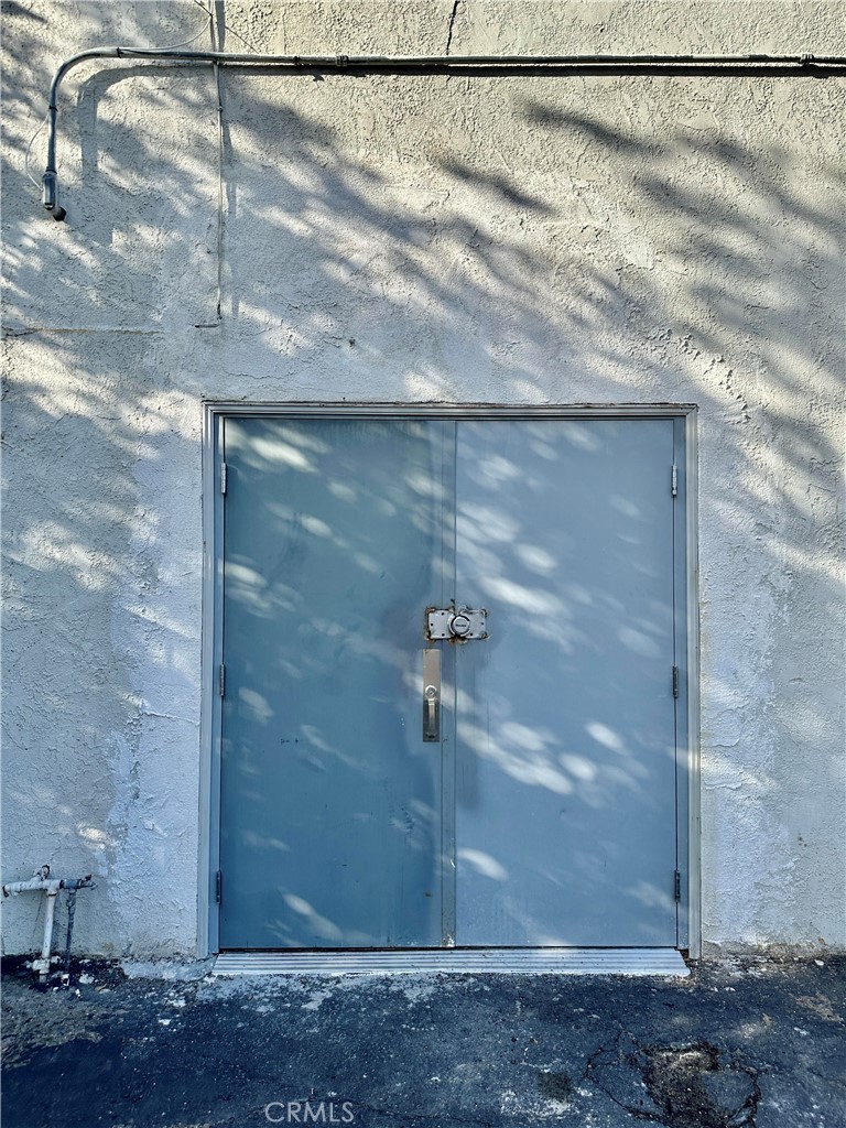 506 - DOUBLE DOORS ENTRANCE FROM PARKING AREA - 502 W 17th Street, Santa Ana CA 92706 - photo 14