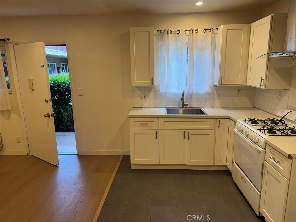 511 E Washington, Santa Ana CA 92701 - photo 9