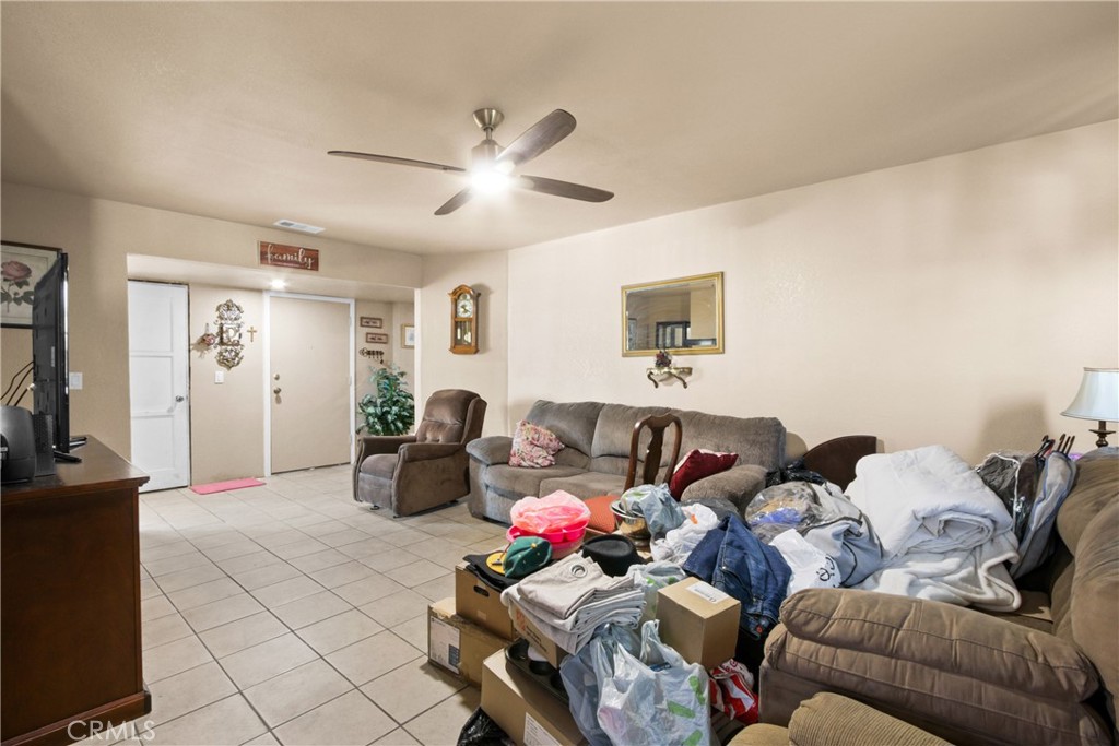 515 W Mcfadden Avenue, Santa Ana CA 92707 - photo 5
