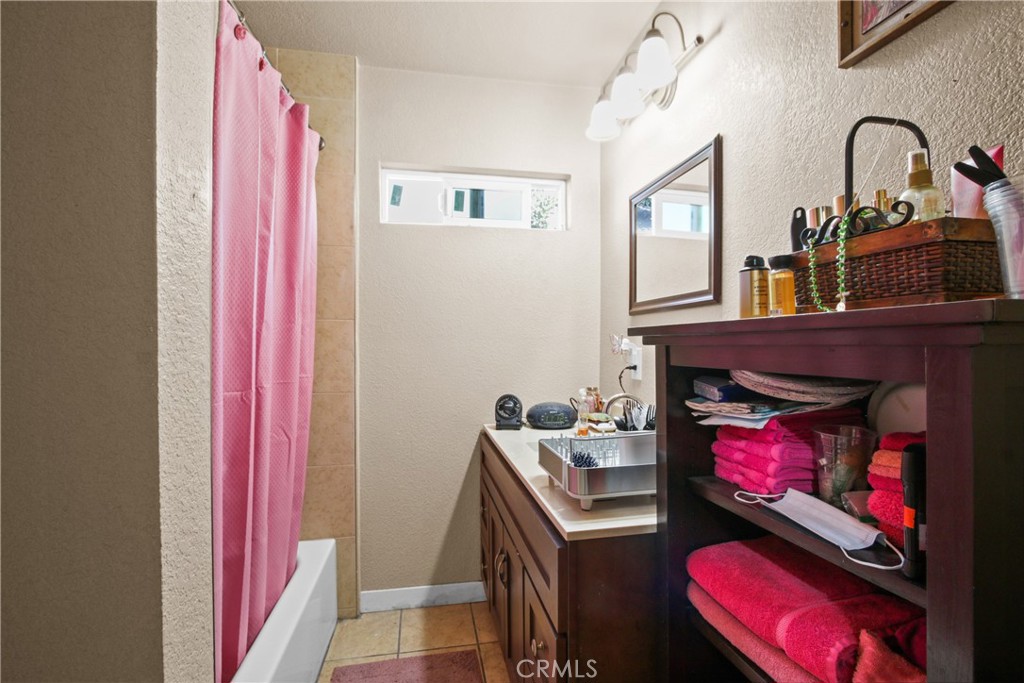515 W Mcfadden Avenue, Santa Ana CA 92707 - photo 11