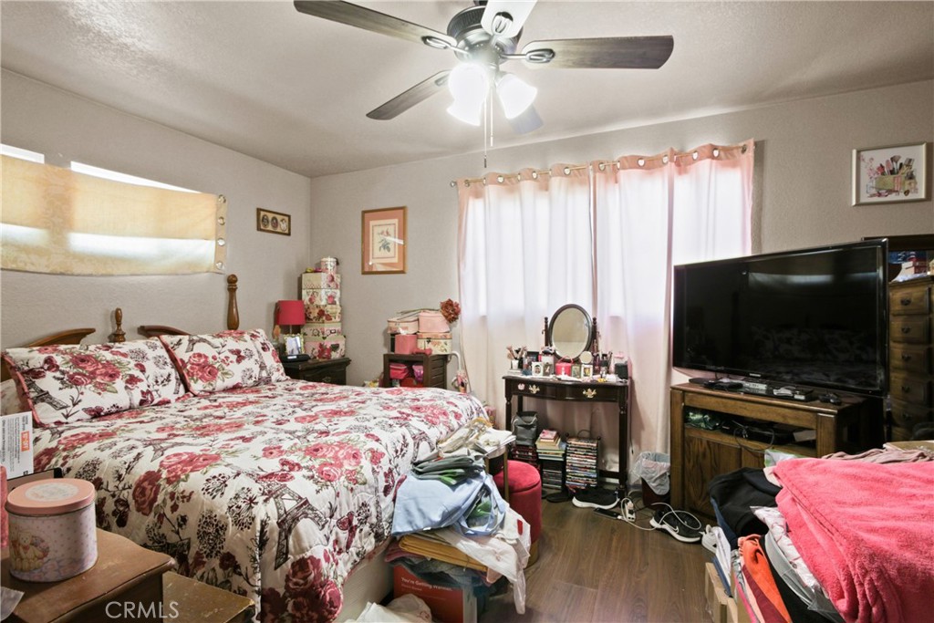 515 W Mcfadden Avenue, Santa Ana CA 92707 - photo 12