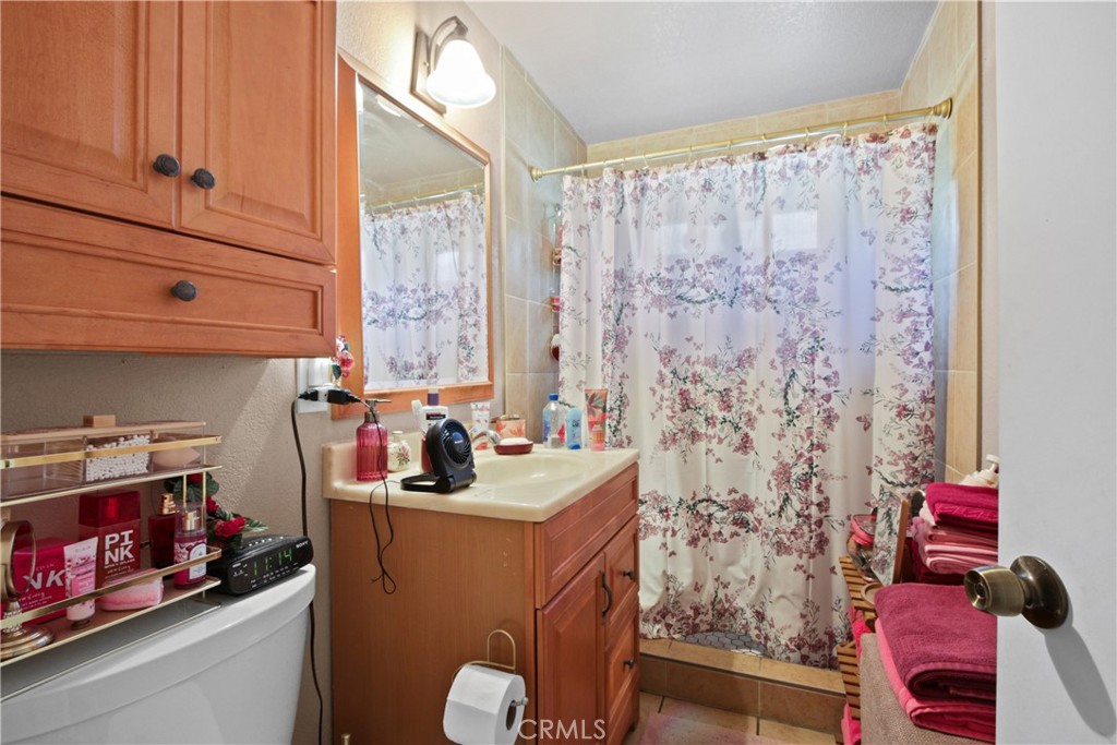 515 W Mcfadden Avenue, Santa Ana CA 92707 - photo 14