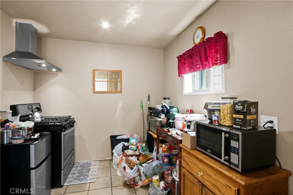 515 W Mcfadden Avenue, Santa Ana CA 92707 - photo 9