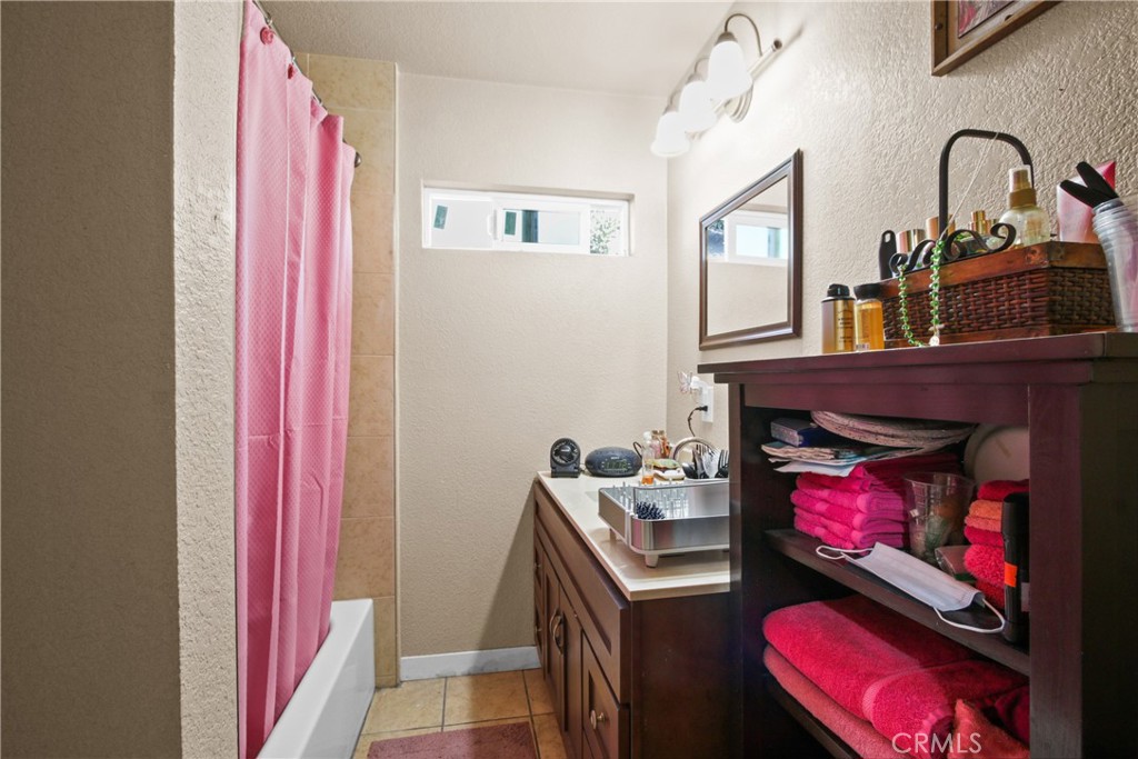 515 W Mcfadden Avenue, Santa Ana CA 92707 - photo 11