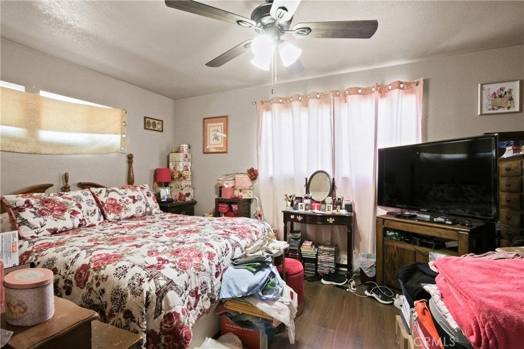 515 W Mcfadden Avenue, Santa Ana CA 92707 - photo 12