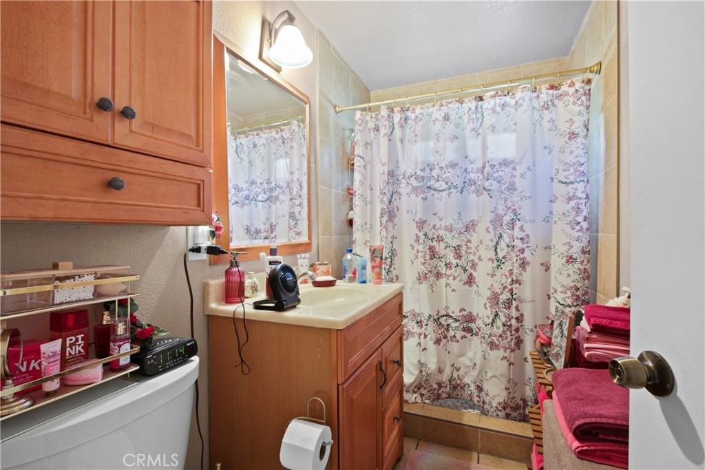 515 W Mcfadden Avenue, Santa Ana CA 92707 - photo 14
