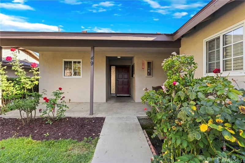 521 S Lyon 49, Santa Ana, CA 92701
