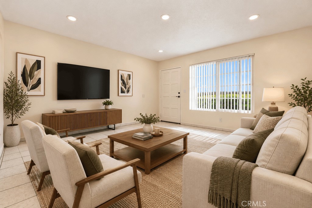 521 S Lyon 83, Santa Ana CA 92701 - photo 5