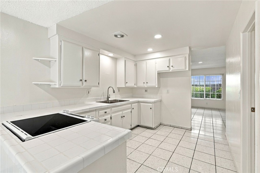 521 S Lyon 83, Santa Ana CA 92701 - photo 12