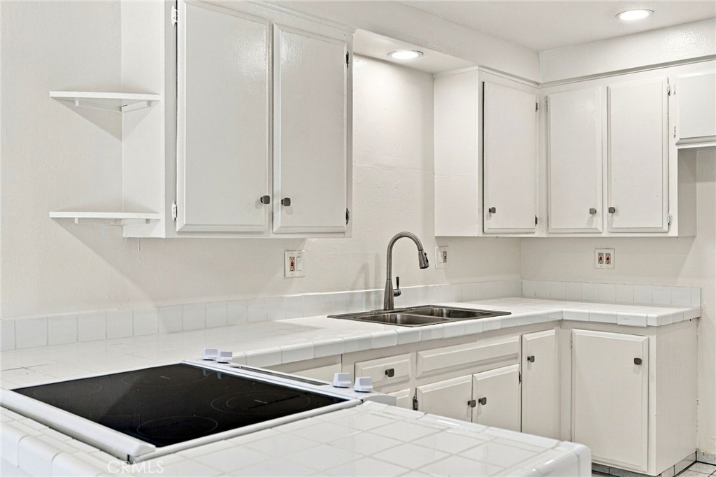 521 S Lyon 83, Santa Ana CA 92701 - photo 13