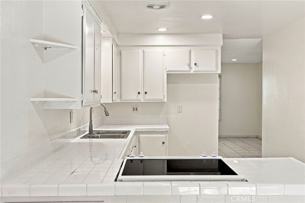 521 S Lyon 83, Santa Ana CA 92701 - photo 14
