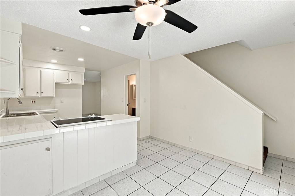 521 S Lyon 83, Santa Ana CA 92701 - photo 15