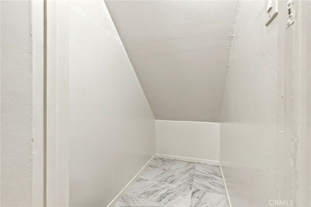 521 S Lyon 83, Santa Ana CA 92701 - photo 19