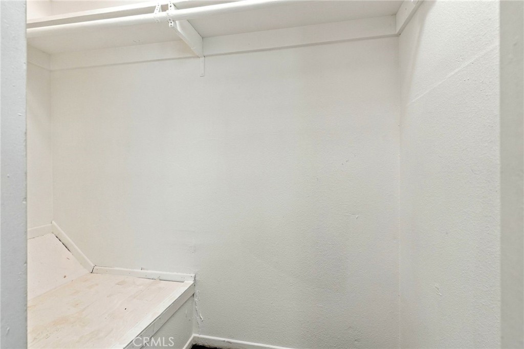 521 S Lyon 83, Santa Ana CA 92701 - photo 32