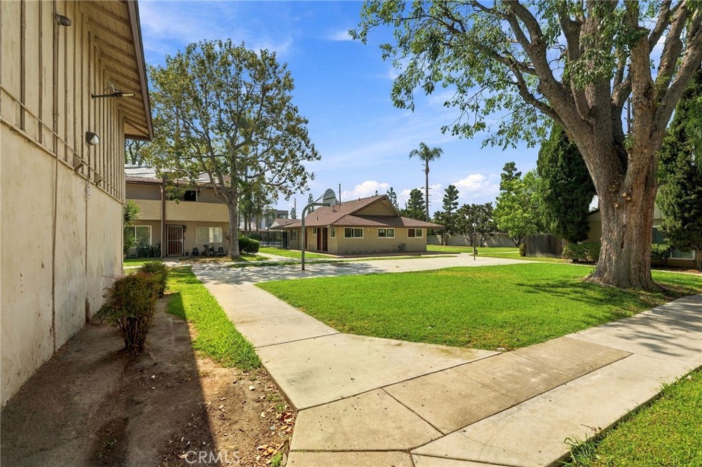 521 S Lyon 83, Santa Ana CA 92701 - photo 37