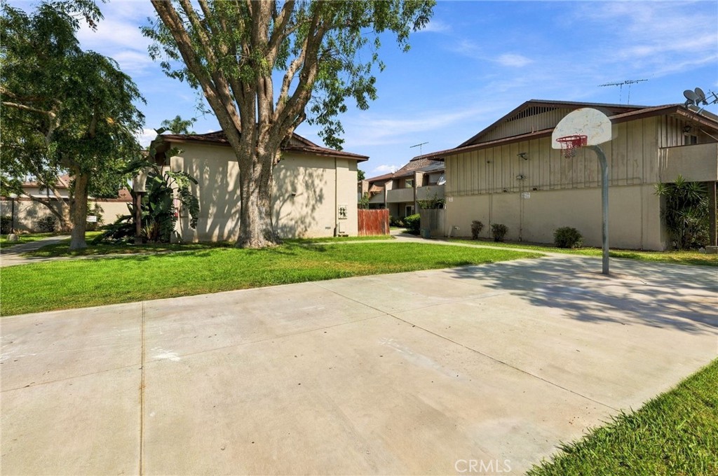 521 S Lyon 83, Santa Ana CA 92701 - photo 38