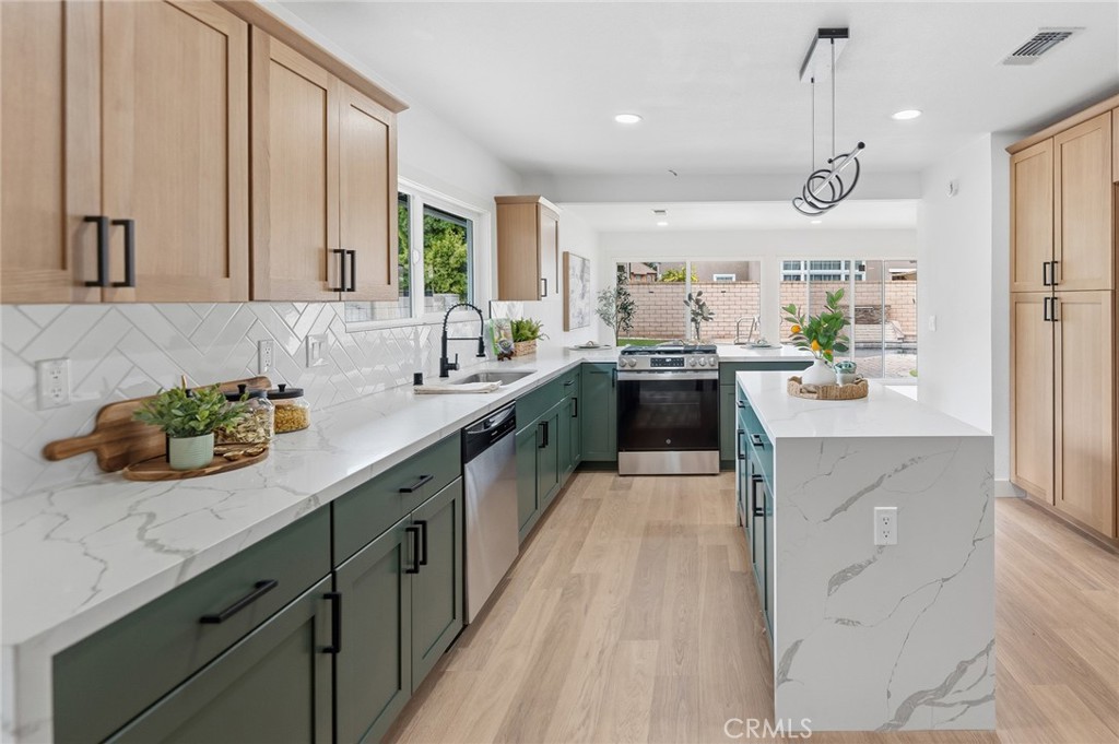 521 W Memory, Santa Ana CA 92706 - photo 12