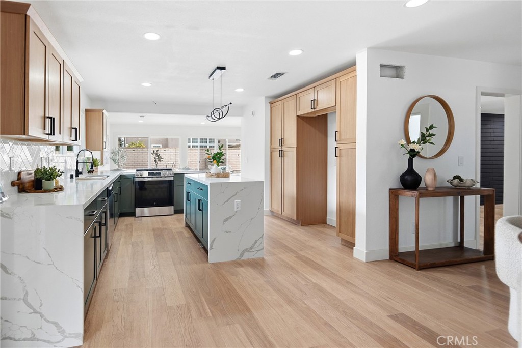 521 W Memory, Santa Ana CA 92706 - photo 18